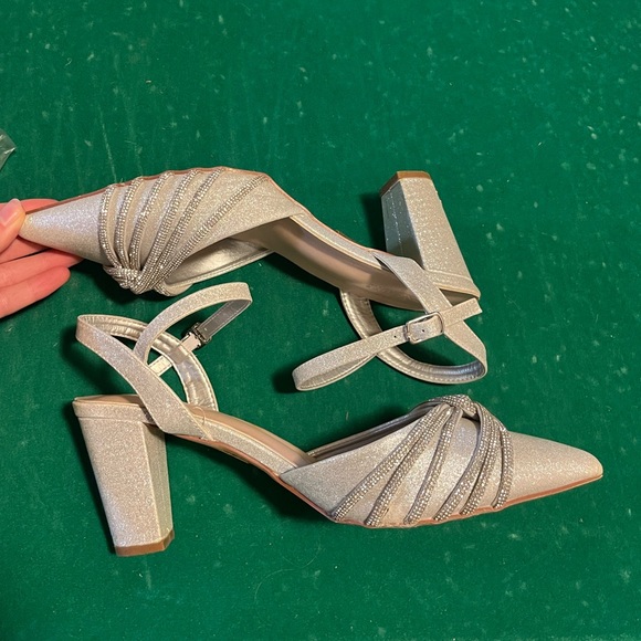 Heels - Picture 4 of 6